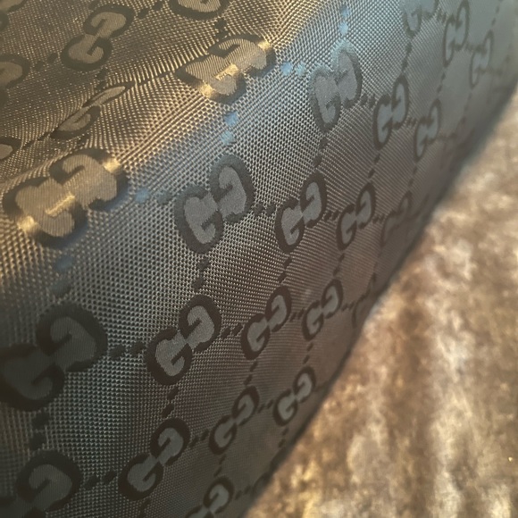 AUTHENTIC GUCCI Off the Grid Tote - Picture 10 of 14